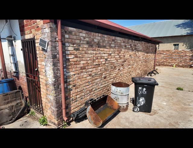 495M² BUSINESS FOR SALE IN SPRINGS CENTRAL